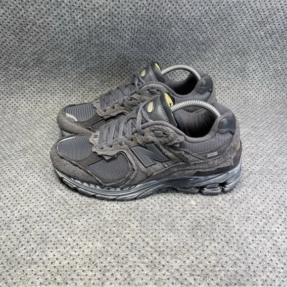 New Balance 2002R casual fashion sneakers